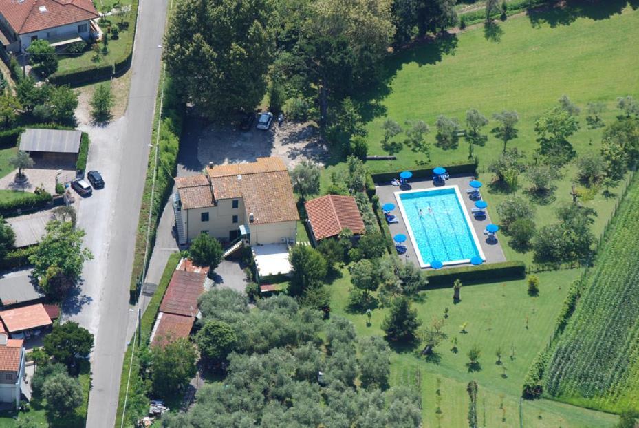 B&B Da Pio Pietrasanta Buitenkant foto